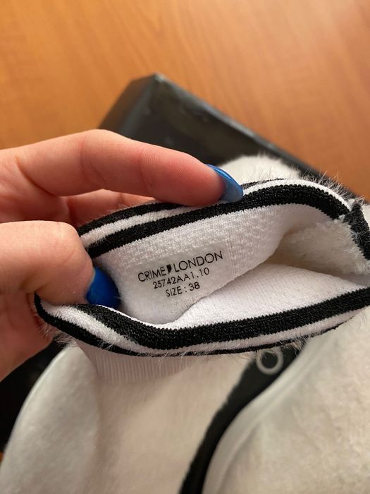 Snikers dama Crime london