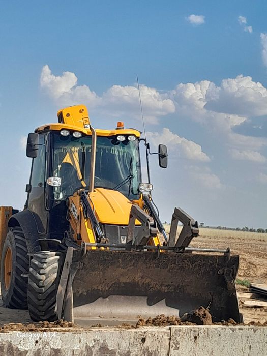 Услуга экскаватора погрузчика 3 в 1