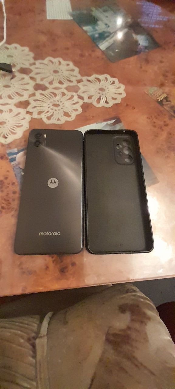 Vand telefon Motorola e 22 s cu husa si folie aplicata 55 ore function