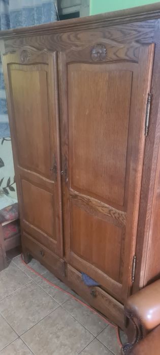 Dulap lemn masiv vând urgent