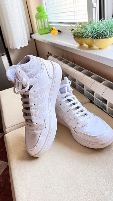 Оригинални кожени кецове Adidas