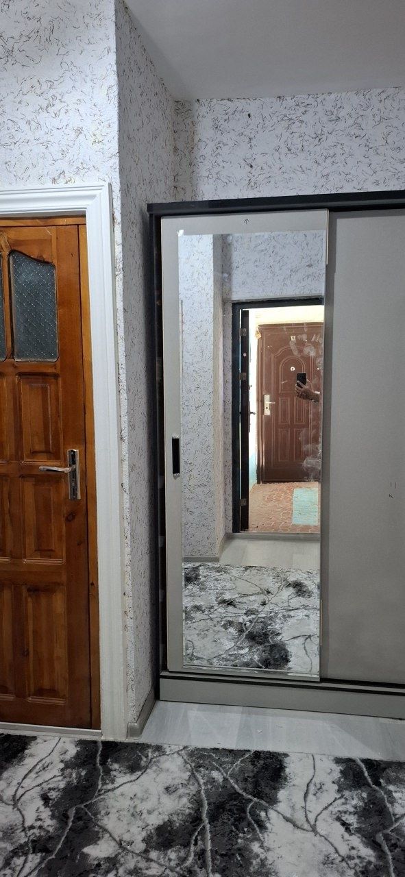 Шарк,Моника томонда жойлашган 2 хонали квартира ижарага берилади