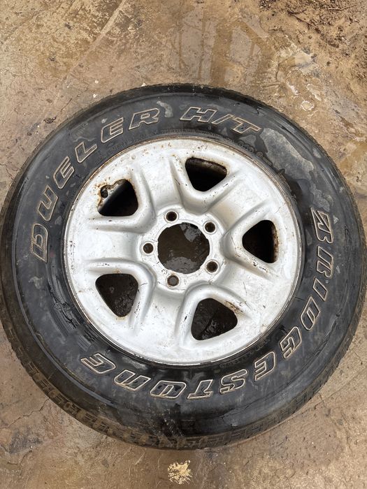275/65R17 114H..