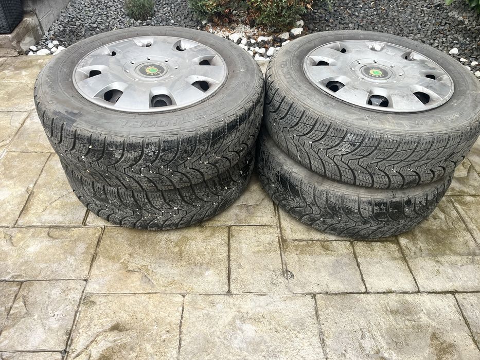 Anvelope de iarna M+S cu janta de tabla si capace skoda