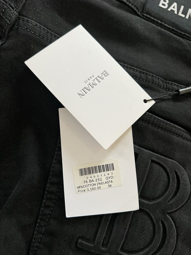 Дънки Balmain.