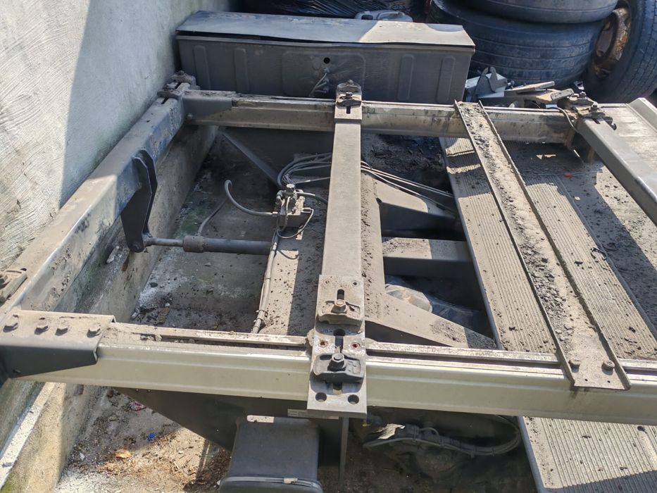 Lift hidraulic semiremorca