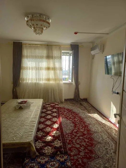 Chilonzor tumani Oqtepa krug yaqinida 2 xonali uy ijaraga beriladi