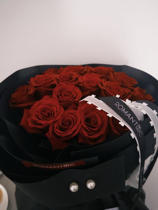 15 штук тёмно-красные розы