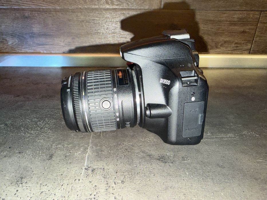 Vand Nikon d3500 + obiectiv 18-55 mm