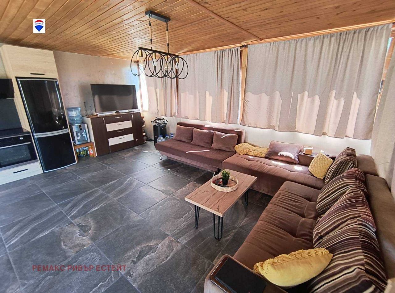 Продава се Къща в с. Долно Абланово, Област Русе - 152 кв.м за 1112 €/кв.м - Снимка #2