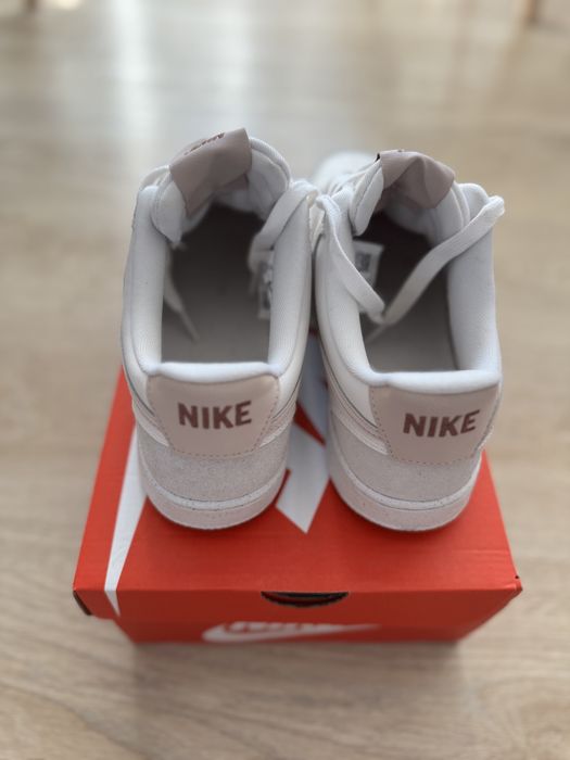 Adidasi Nike Court Vision