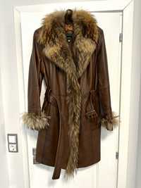 Палто от естествена кожа с естествена яка от лисица