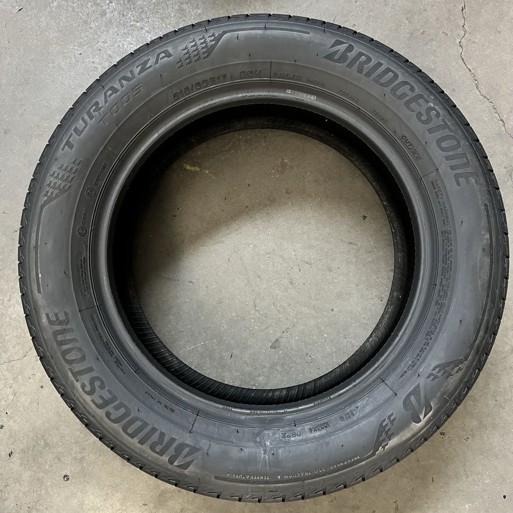 2 Anvelope vara 215 60 17 Bridgestone DOT 2022