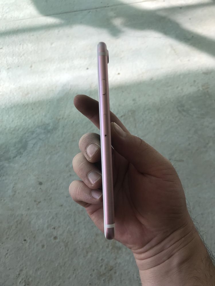 Iphone 7 Zapchastga sotiladi Oqib keyn tel qilila