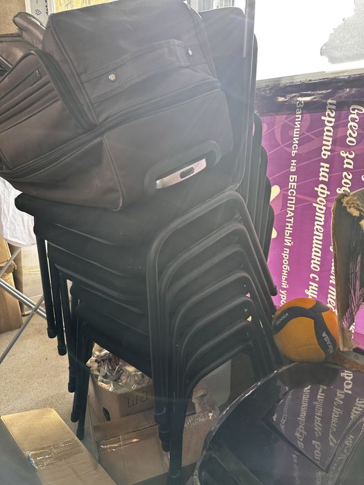 Новые стулья офисные продам