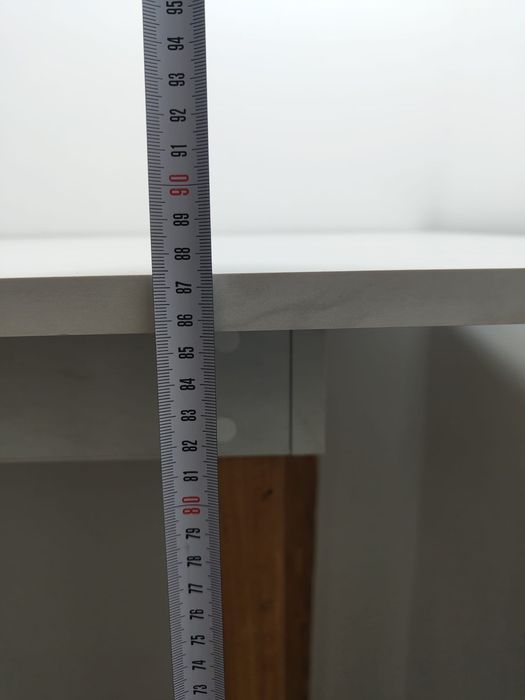 Masa cu compartiment secret