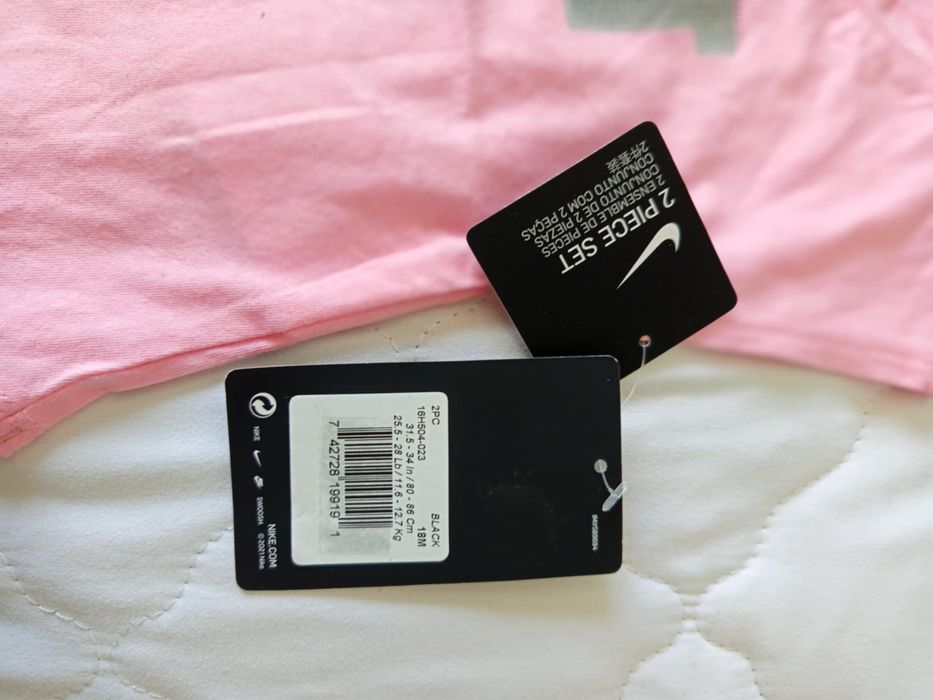 Nike оригинален сет от две части за момиченце 18 месеца