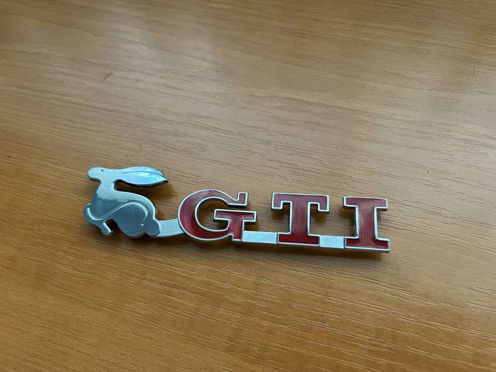 Emblema grila GTI Red Rabbit Metalica NOUA