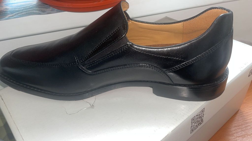 Pantofi de piele Ara fara siret marimea 42 NOI