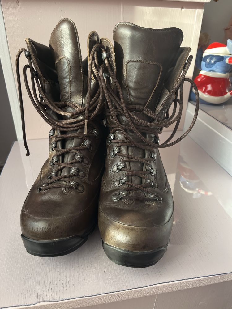 Bocanci militari munte