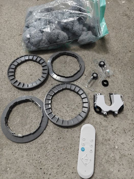 Vând robot geamuri ferestre Hobot R3 și accesorii