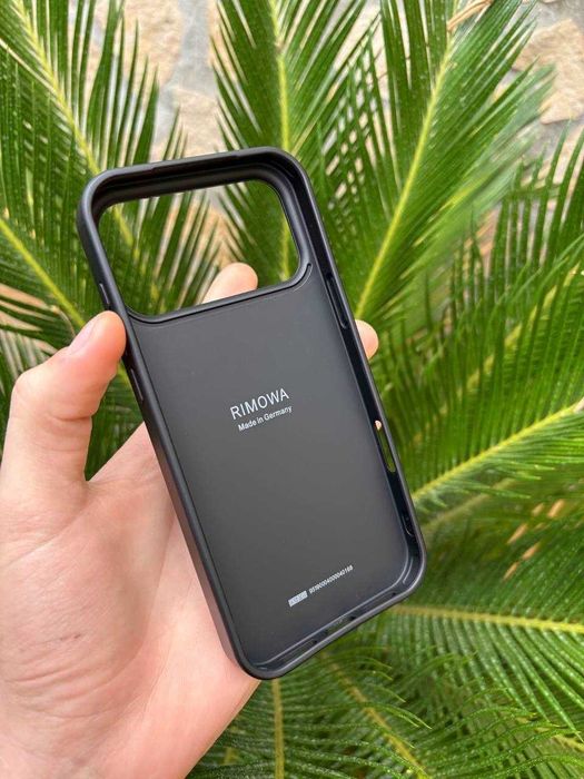 чехол за афона 17 про макс марката RIMOWA