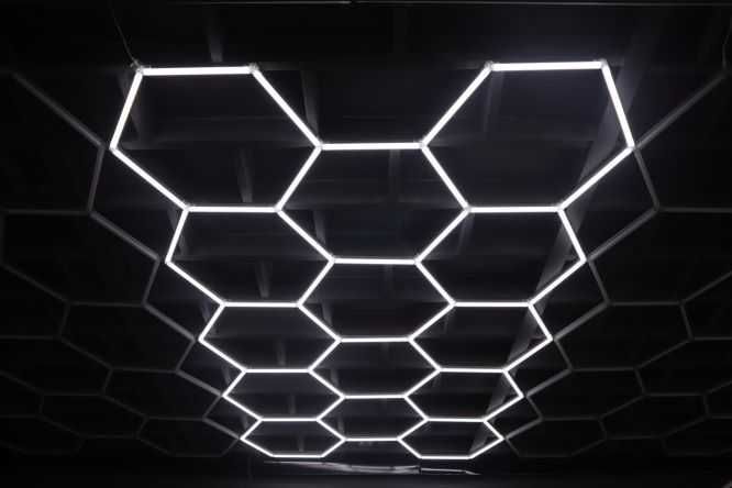 led Tavan Honeycomb 650w 14 hexagoane lumina rece