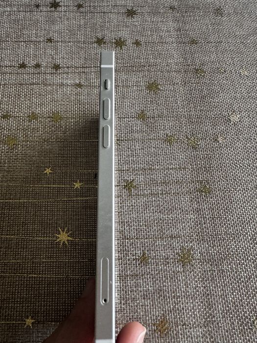 Iphone 12 перфектно състояние