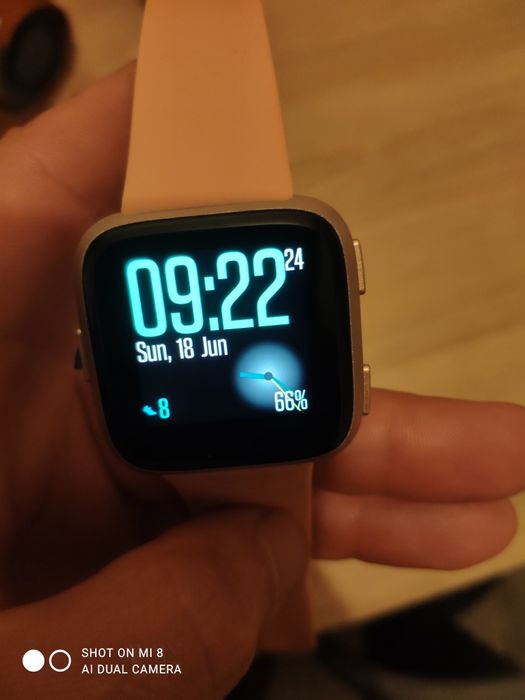 Fitbit Versa 1 Fitbit Versa Lite Smartwatch