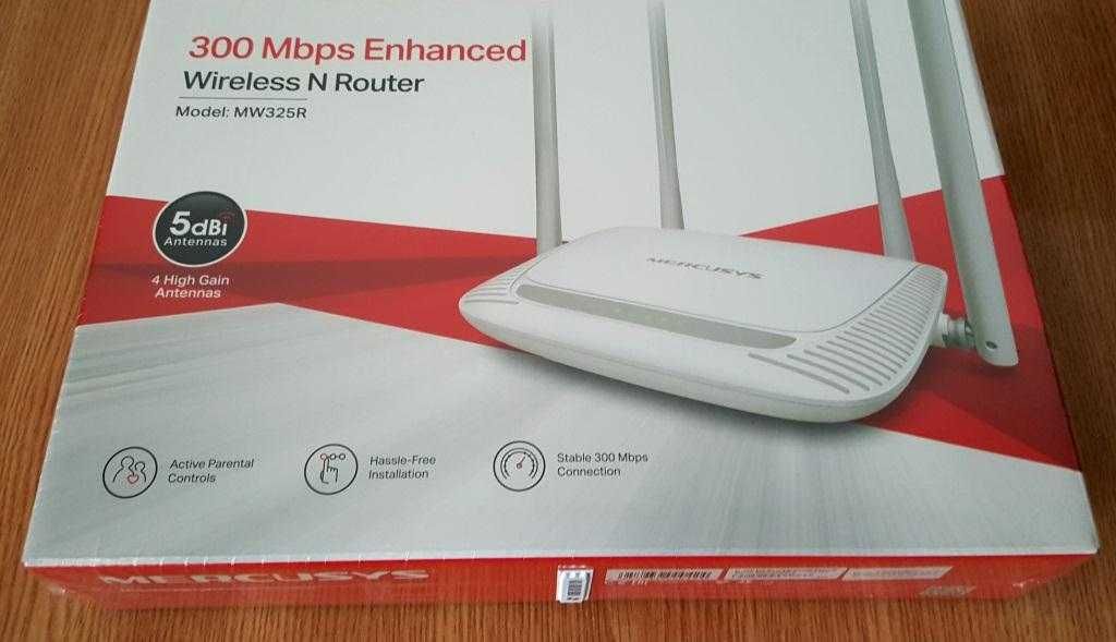 Router wireless 300 Mbps cu 4 antene de 5 dBi