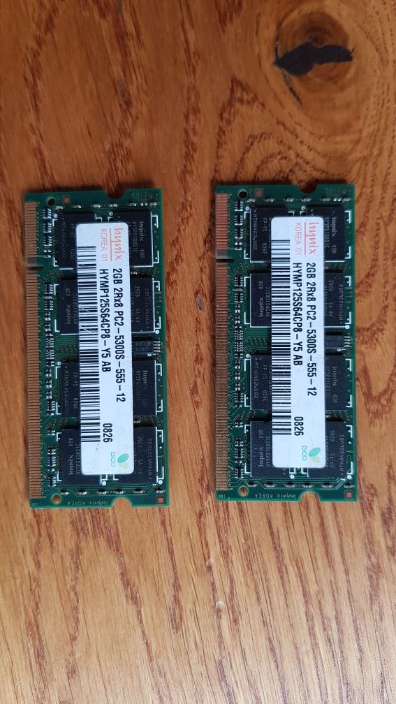 Memorii laptop HYNIX 2GB PC2-5300S DDR2 SODIMM HYMP125S64CP8-Y5 AB