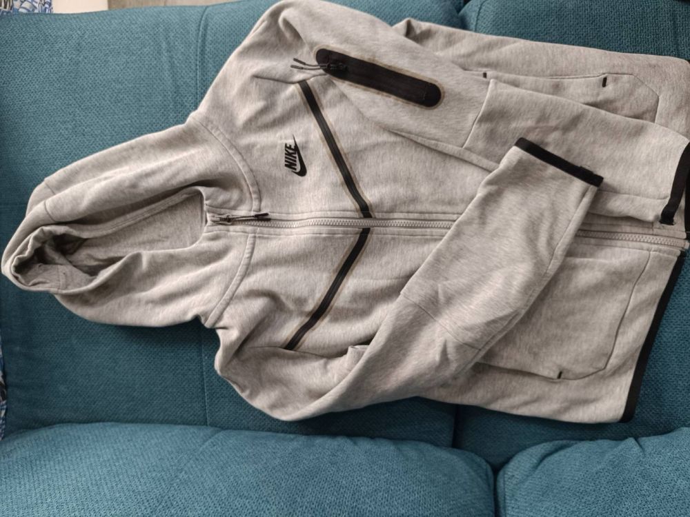 Оригинален Nike tech fleece