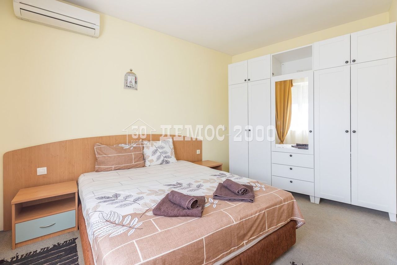 Дава се под наем Хотел в Варна, м-т Траката - 680 кв.м за 2000 € - Снимка #12