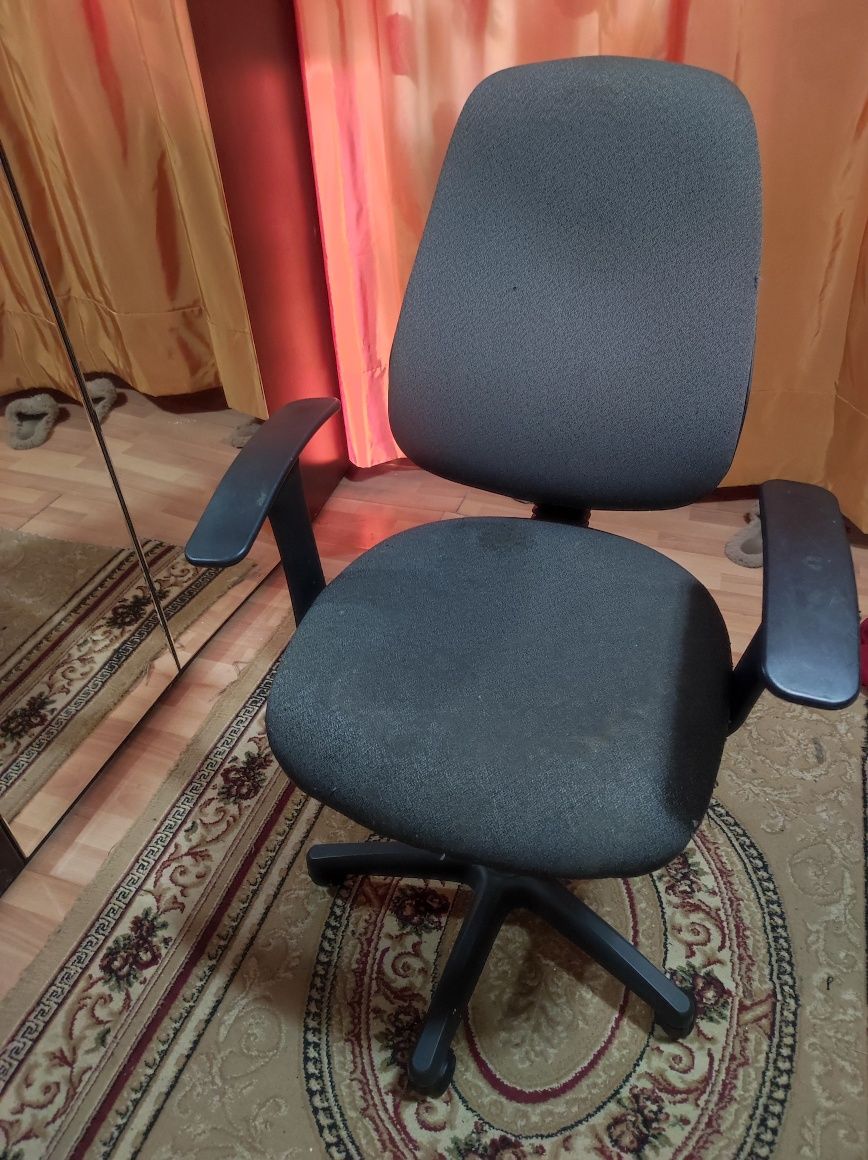 Продам стулья кресло
