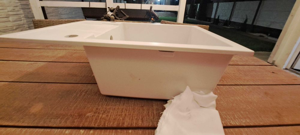 Vand chiuveta granit alba