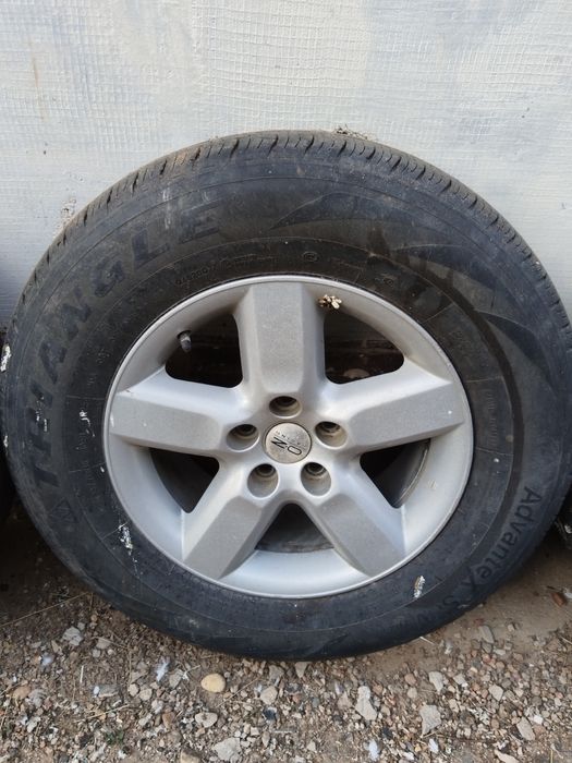 Продам комплект шины R 16, на раф 4