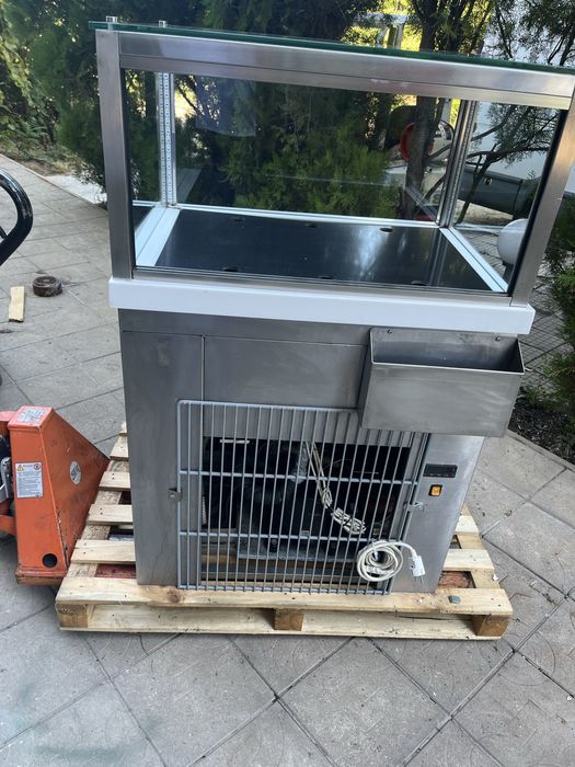 Хладилна витрина хладилна