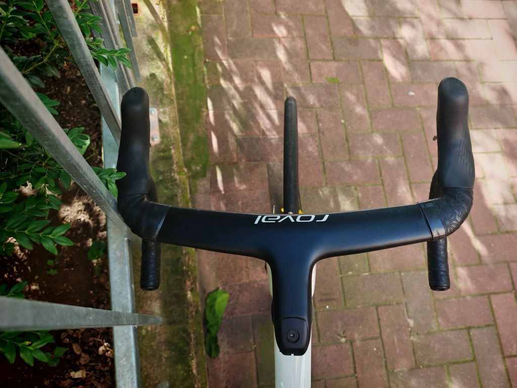 Bicicleta cursiera carbon Specialized Tarmac SL8 Di2 12V Cockpit Roval