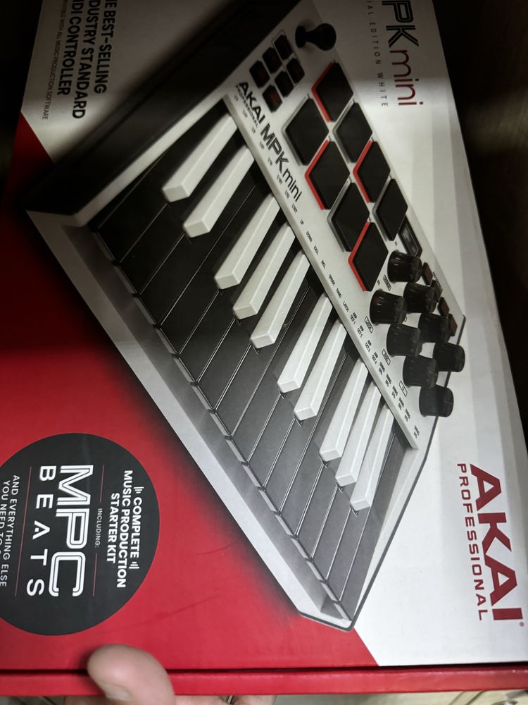 MIDI-клавиатура AKAI MPK Mini MKIII White