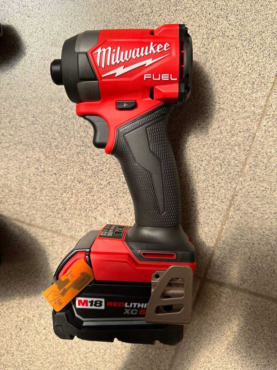 [ПРОМО] Milwaukee M18 Комплект Винтоверт Импакт Драйв и Бормашина