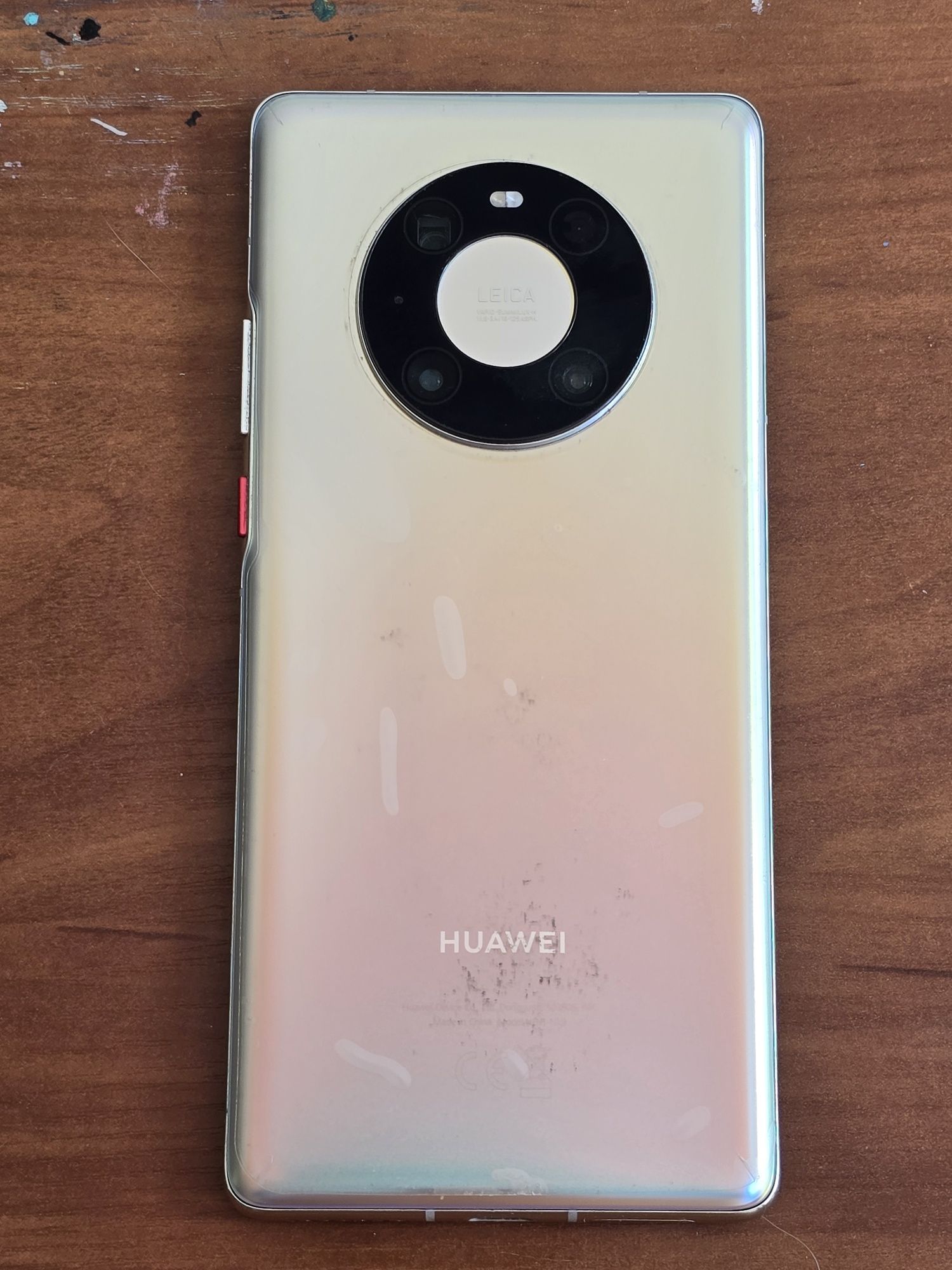 Продавам Huawei mate 40 pro