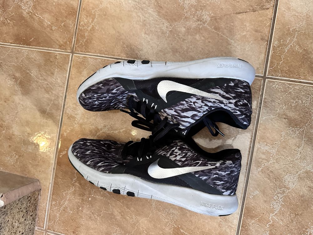 Маратонки Nike 36