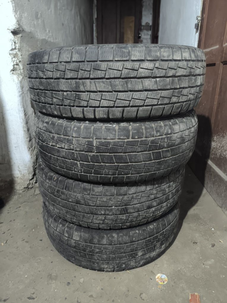 Продам зимние шины