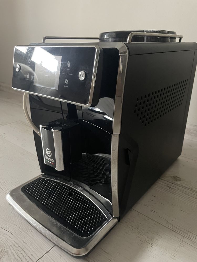 Кафеавтомат Saeco Xelsis Sm