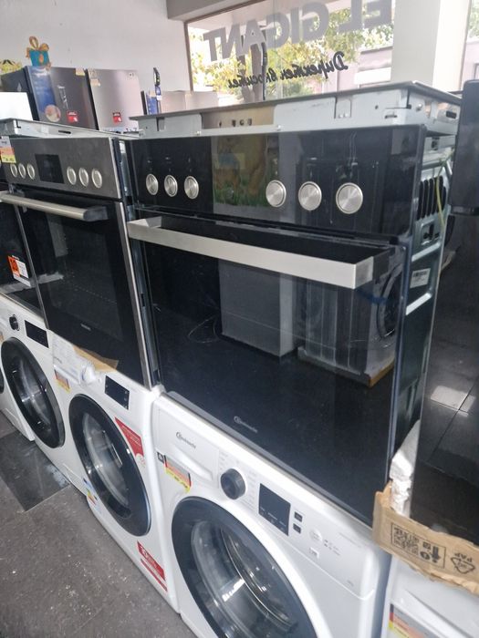 Фурна с котлони Bauknecht A+ Пиролиза