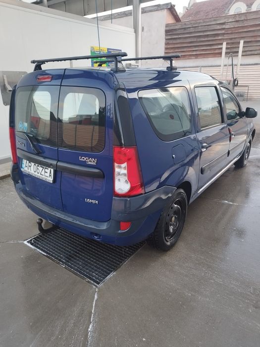 Vând Dacia logan .