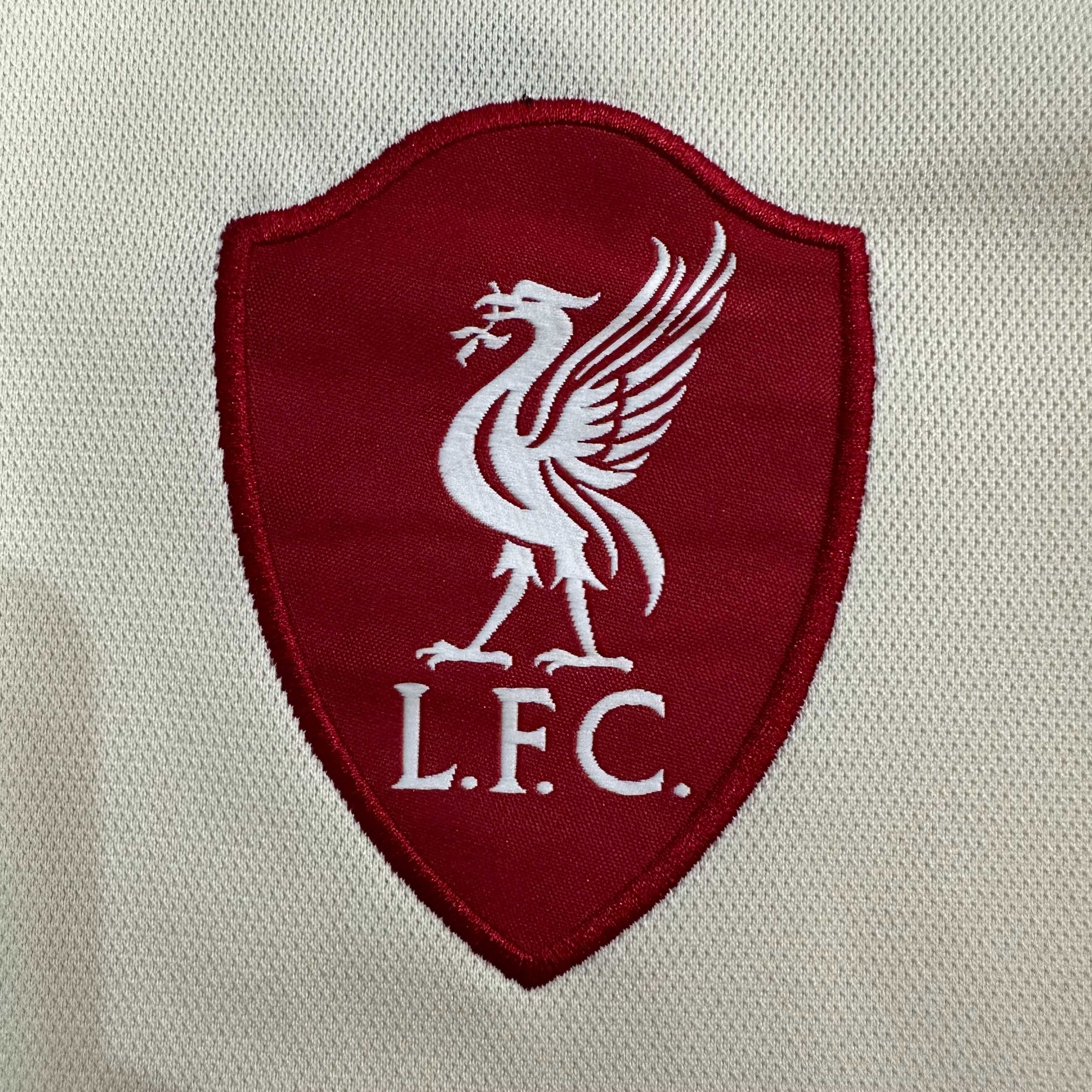 Тениска на Liverpool FCза сезон 25/26 в отлично състояние!