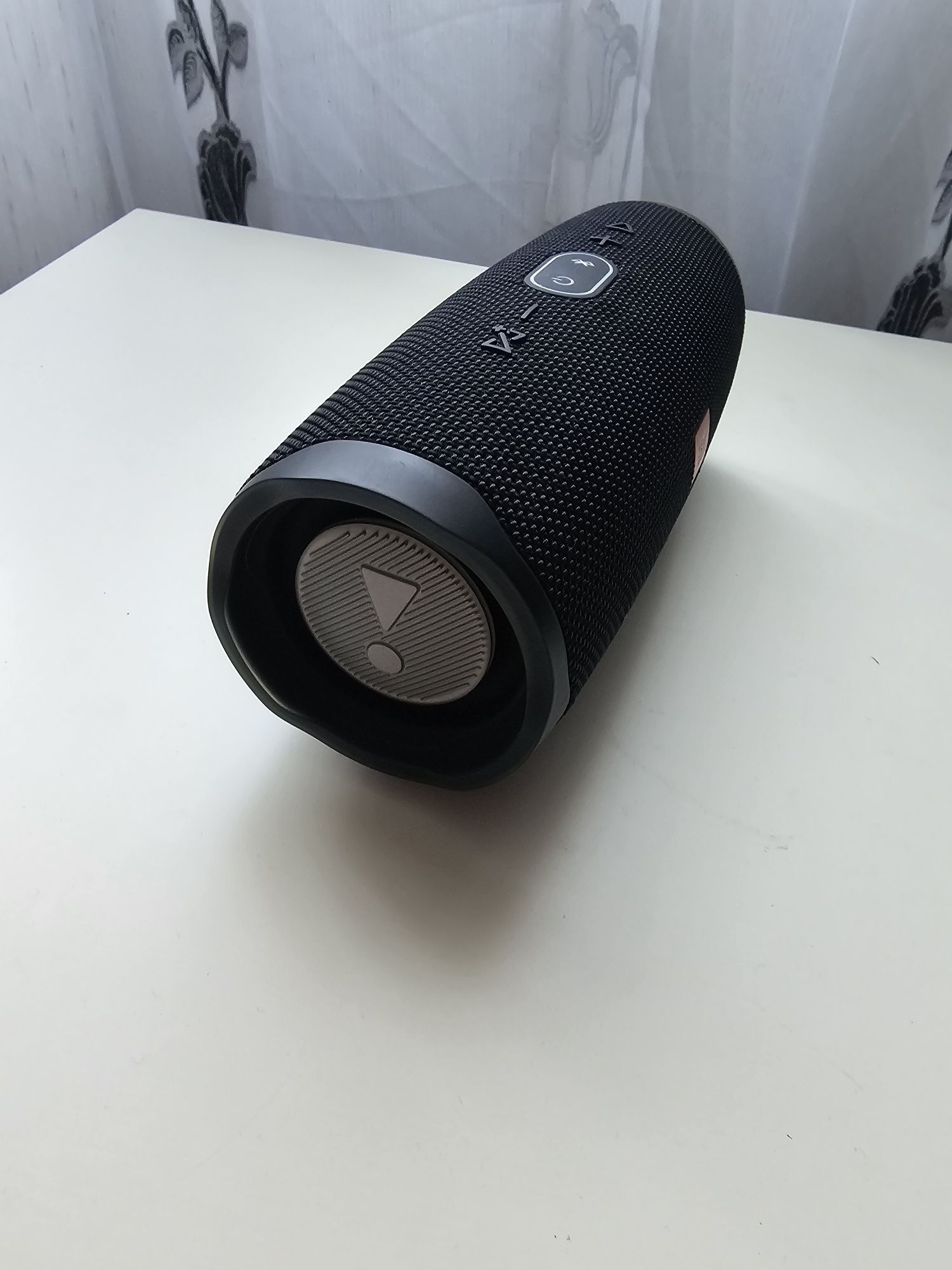 Vand boxa jbl charge 4