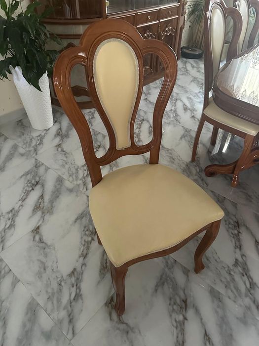 Set Mobilă in stare foarte buna