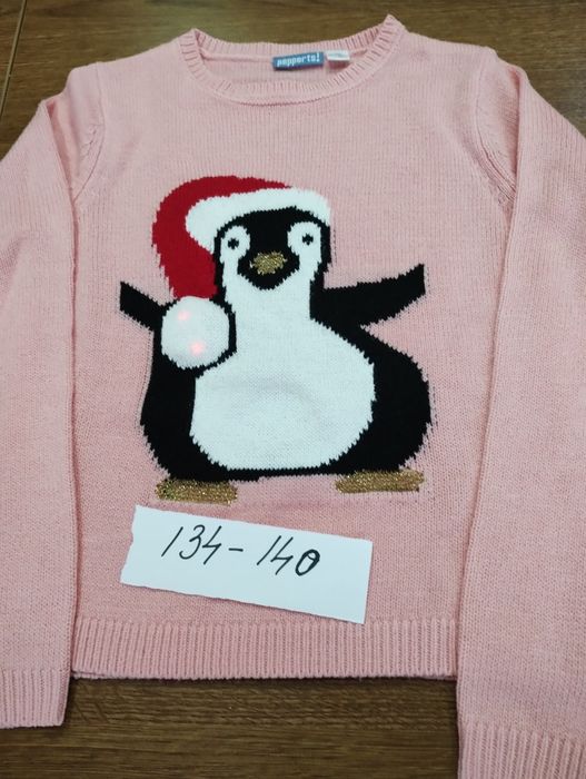 Vând pulovar pt fete